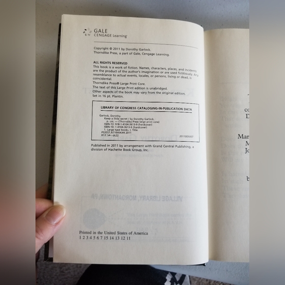 Keep a Little Secret by Dorothy Garlock, 2011, Hardcover, Large Type - Picture 4 of 5